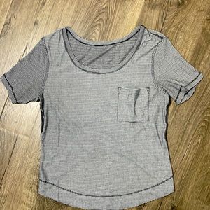 Lululemon crop tee